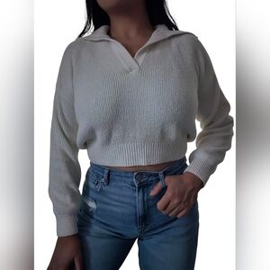 Abercrombie & Fitch Women's White V-Neck Sweater